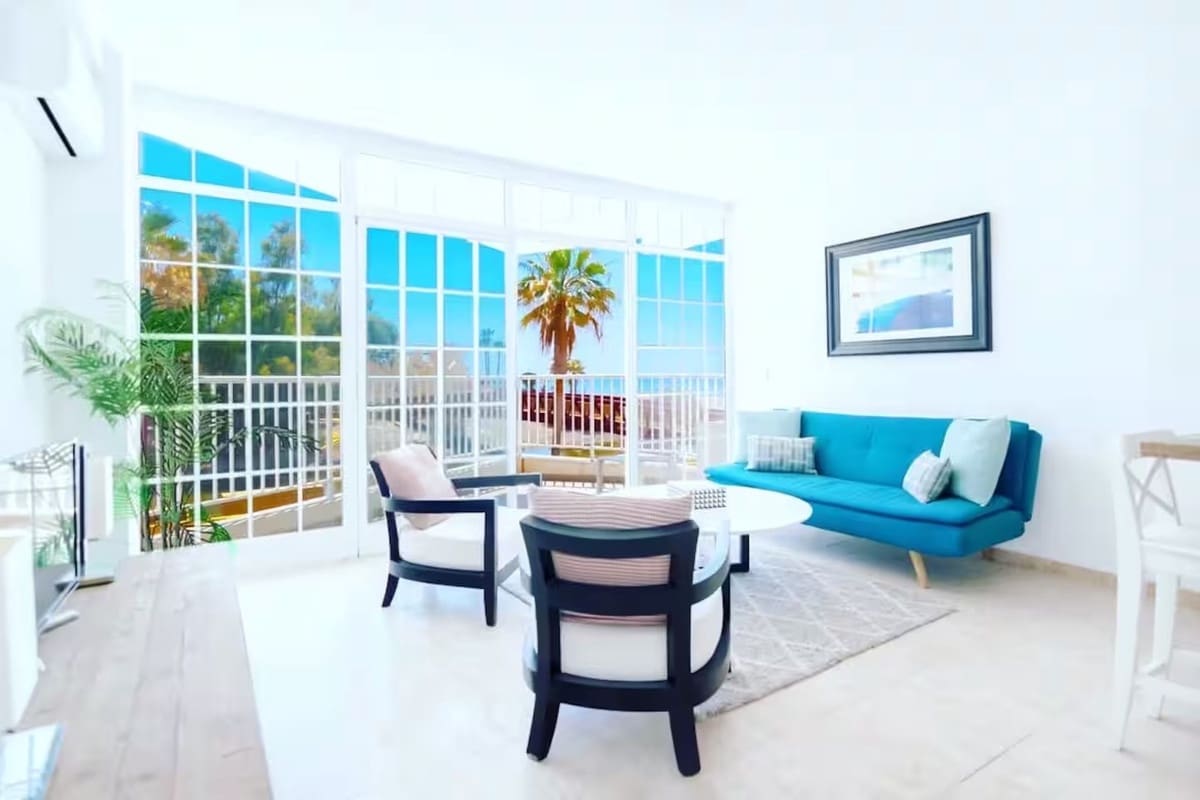 2 bedroom Apartment for sale in San Pedro de Alcantara with garage - € 499,000 (Ref: 9720529)