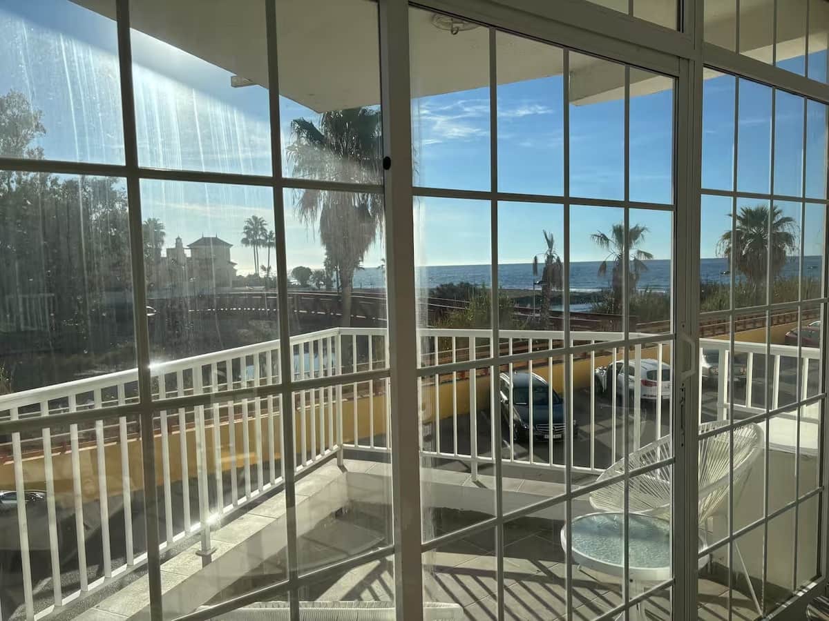 2 bedroom Apartment for sale in San Pedro de Alcantara with garage - € 499,000 (Ref: 9720529)