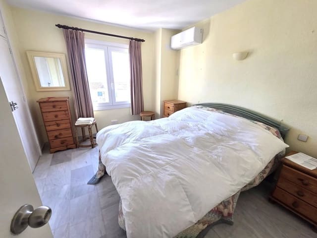 Apartamento de 2 habitaciones en Calahonda, Mijas en venta con piscina garaje - 375.000 € (Ref: 9720653)