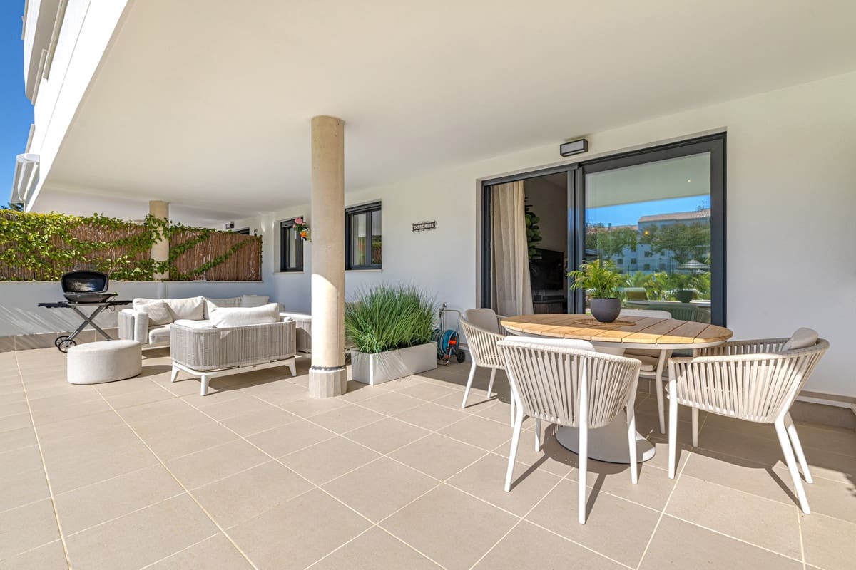 2 chambre Appartement à vendre à Estepona avec piscine garage - 495 000 € (Ref: 9723473)