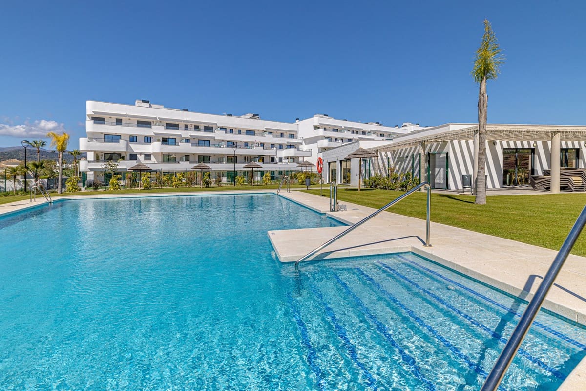 2 chambre Appartement à vendre à Estepona avec piscine garage - 495 000 € (Ref: 9723473)