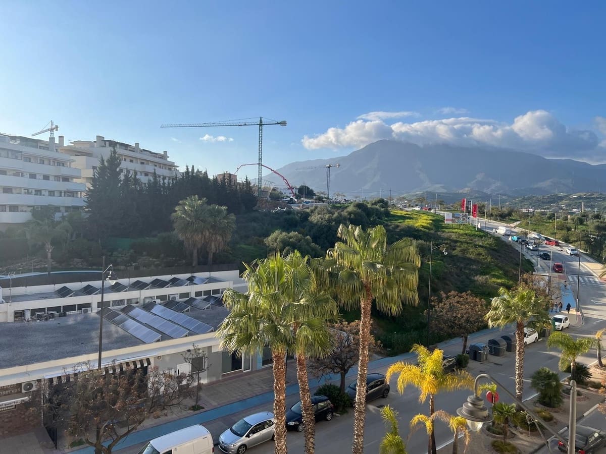 2 sovrum Lägenhet till salu i Estepona med pool garage - 365 000 € (Ref: 9723474)