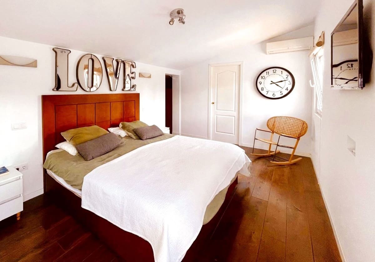 4 chambre Villa/Maison à vendre à La Duquesa / Puerto de la Duquesa avec piscine - 775 000 € (Ref: 9723478)