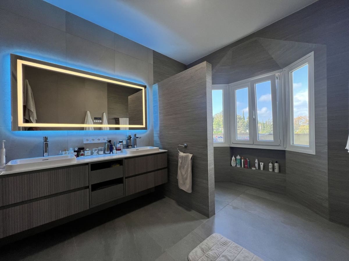 3 quarto Casa em Banda para venda em Estepona com piscina garagem - 795 000 € (Ref: 9723482)