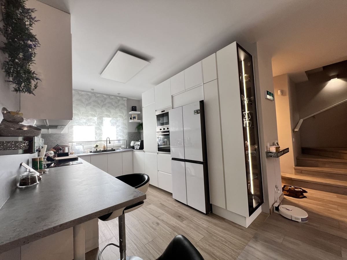 3 quarto Casa em Banda para venda em Estepona com piscina garagem - 795 000 € (Ref: 9723482)