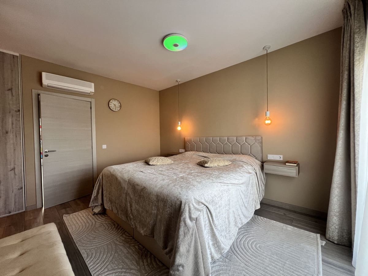 3 quarto Casa em Banda para venda em Estepona com piscina garagem - 795 000 € (Ref: 9723482)