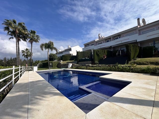 3 quarto Casa em Banda para venda em Estepona com piscina garagem - 795 000 € (Ref: 9723482)