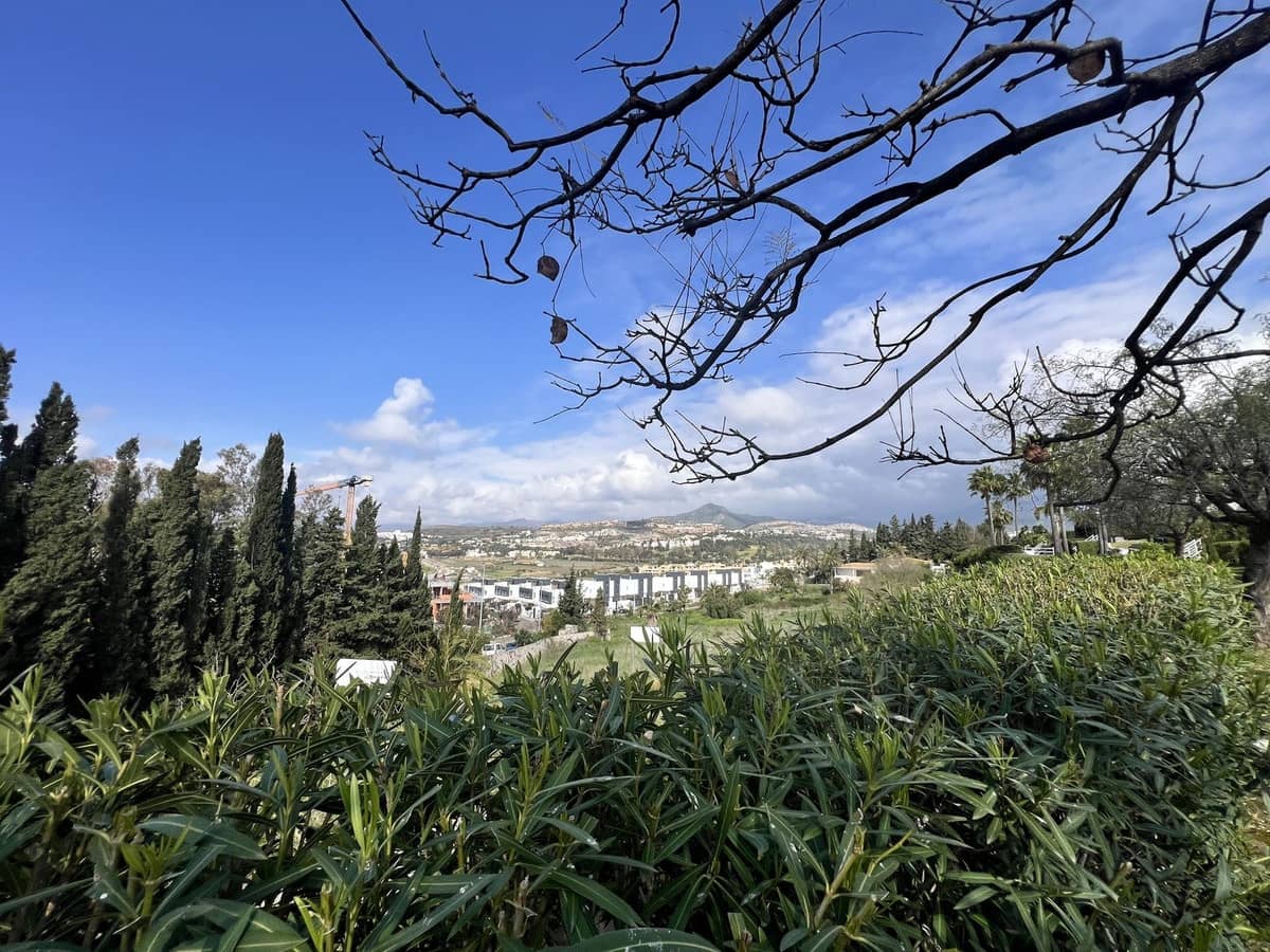 3 quarto Casa em Banda para venda em Estepona com piscina garagem - 795 000 € (Ref: 9723482)