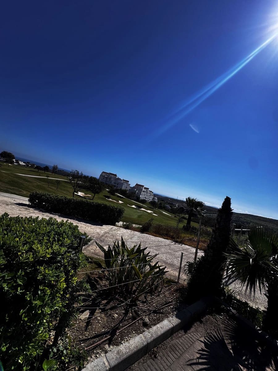 3 sypialnia Apartament na sprzedaż w Estepona z basenem garażem - 395 000 € (Ref: 9724902)