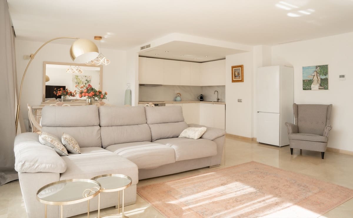 Apartamento de 2 habitaciones en Benahavís en venta con piscina garaje - 430.000 € (Ref: 9724904)
