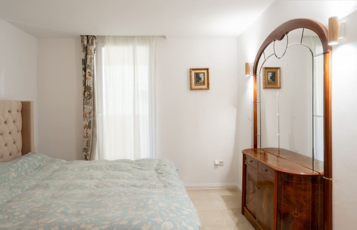 Apartamento de 2 habitaciones en Benahavís en venta con piscina garaje - 430.000 € (Ref: 9724904)