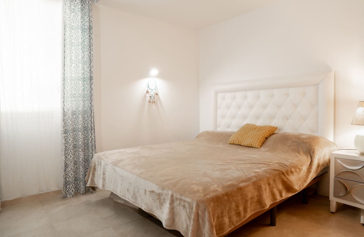 Apartamento de 2 habitaciones en Benahavís en venta con piscina garaje - 430.000 € (Ref: 9724904)