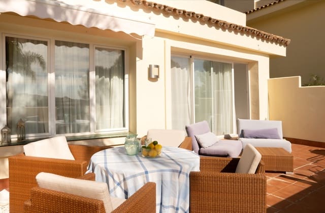 Apartamento de 2 habitaciones en Benahavís en venta con piscina garaje - 430.000 € (Ref: 9724904)