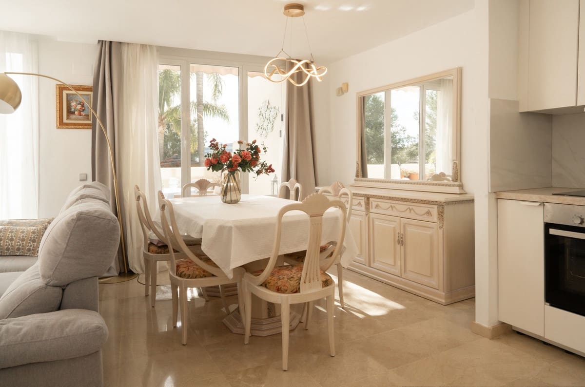 Apartamento de 2 habitaciones en Benahavís en venta con piscina garaje - 430.000 € (Ref: 9724904)