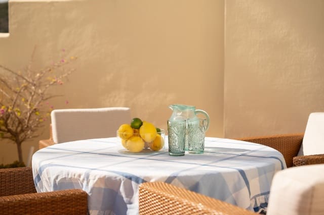 Apartamento de 2 habitaciones en Benahavís en venta con piscina garaje - 430.000 € (Ref: 9724904)