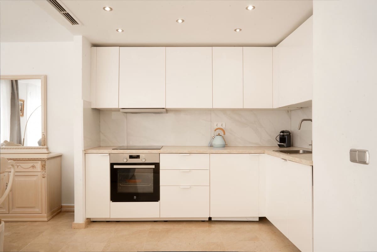 Apartamento de 2 habitaciones en Benahavís en venta con piscina garaje - 430.000 € (Ref: 9724904)