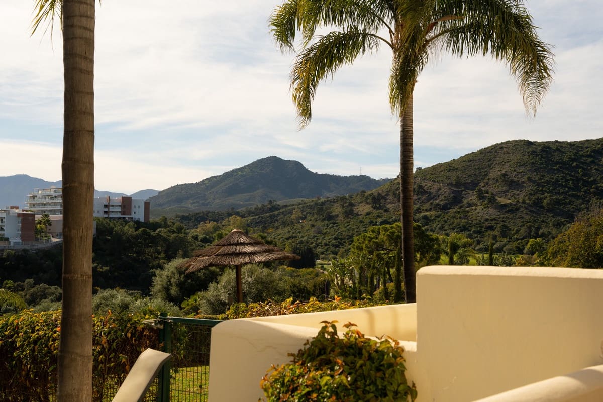 Apartamento de 2 habitaciones en Benahavís en venta con piscina garaje - 430.000 € (Ref: 9724904)