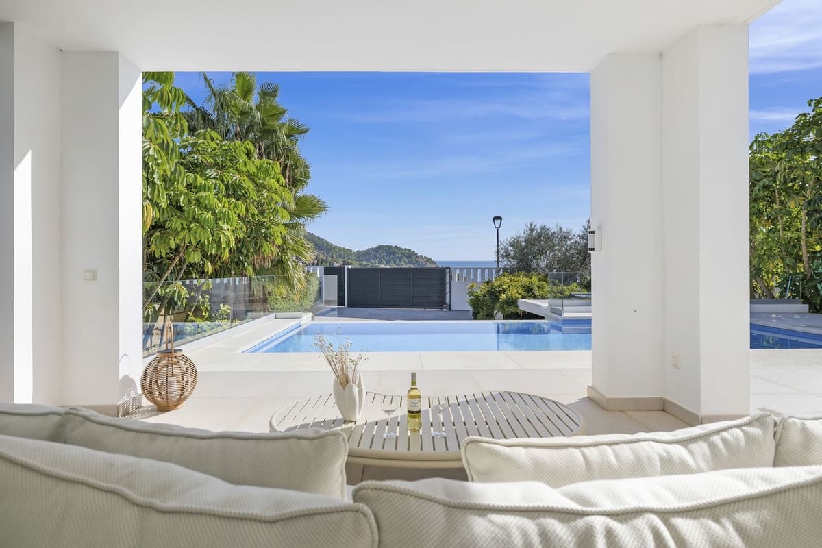 3 bedroom Villa for sale in Mijas with pool garage - € 1,300,000 (Ref: 9731233)