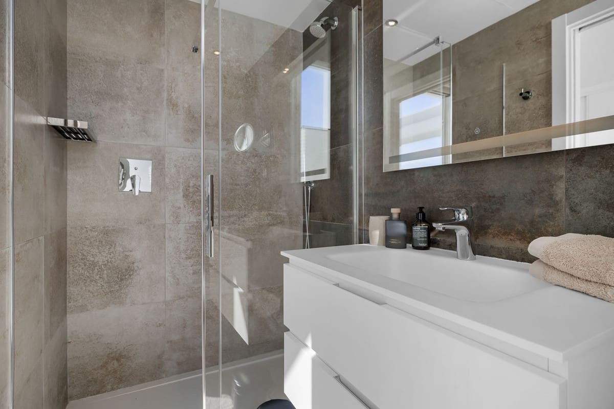 3 bedroom Villa for sale in Mijas with pool garage - € 1,300,000 (Ref: 9731233)