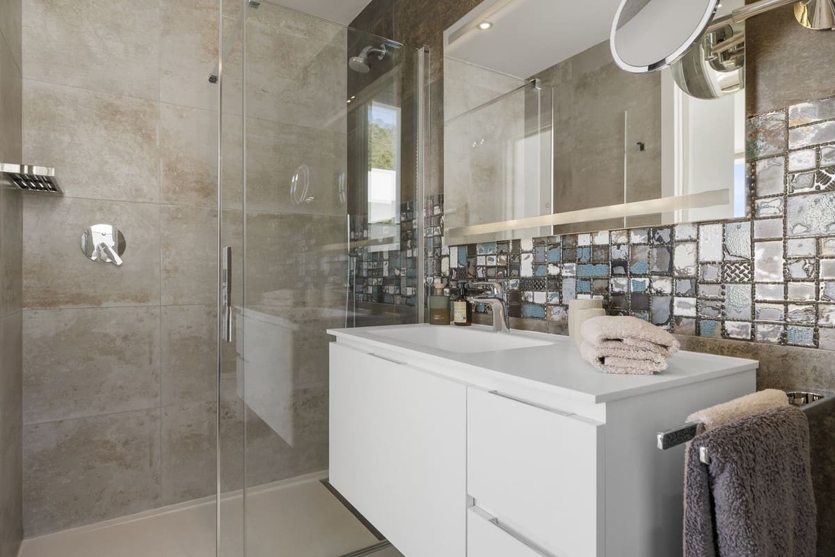 3 bedroom Villa for sale in Mijas with pool garage - € 1,300,000 (Ref: 9731233)