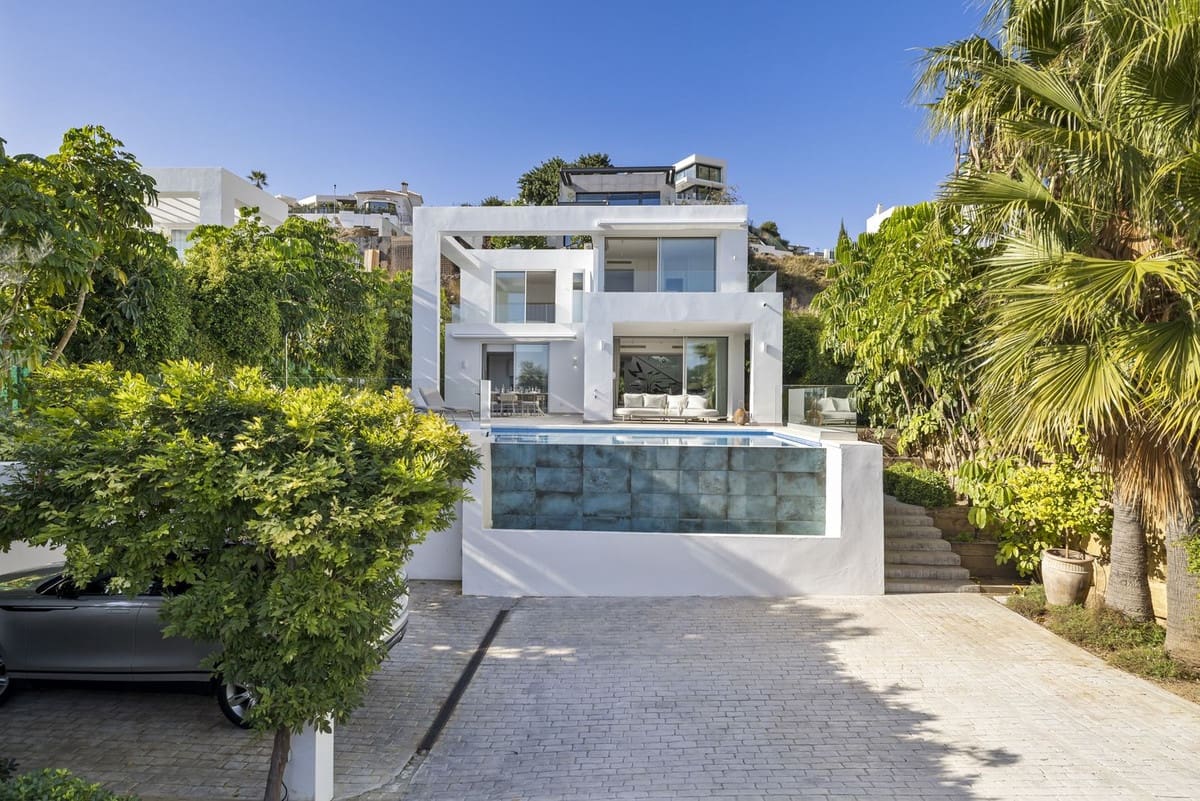 3 bedroom Villa for sale in Mijas with pool garage - € 1,300,000 (Ref: 9731233)