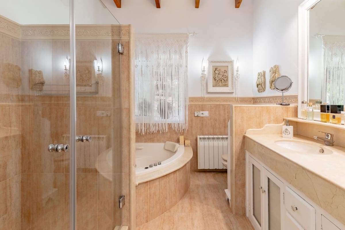 4 slaapkamer Villa te koop in La Sierrezuela met zwembad garage - € 1.449.000 (Ref: 9733470)