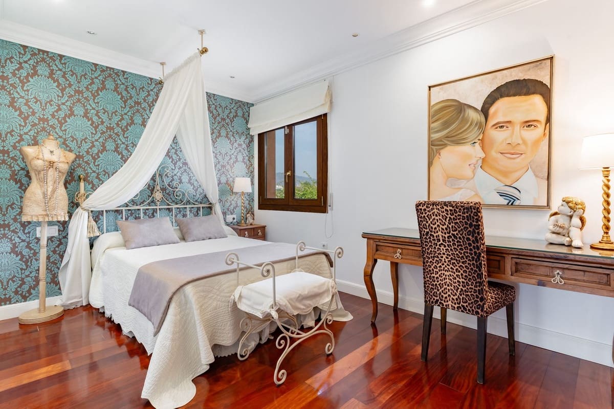 4 slaapkamer Villa te koop in La Sierrezuela met zwembad garage - € 1.449.000 (Ref: 9733470)