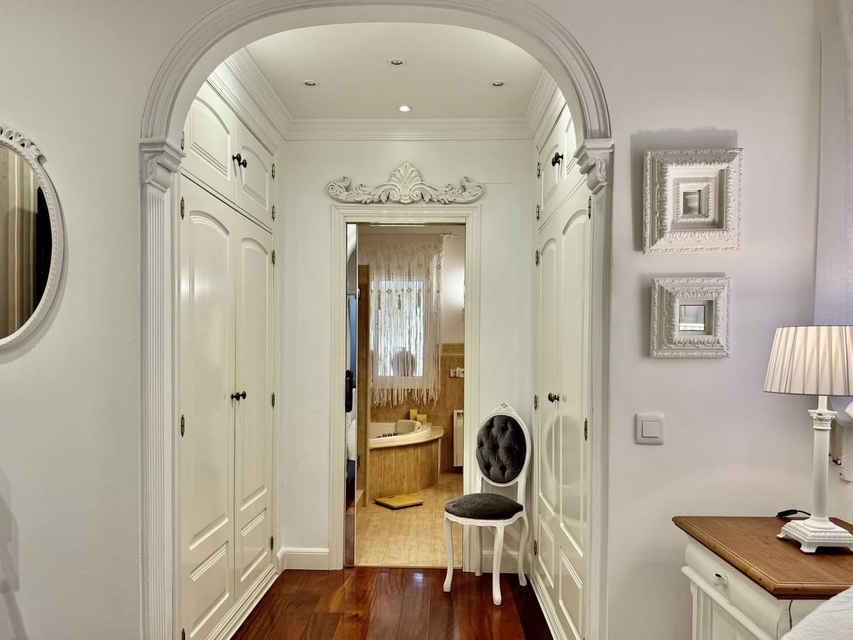 4 slaapkamer Villa te koop in La Sierrezuela met zwembad garage - € 1.449.000 (Ref: 9733470)