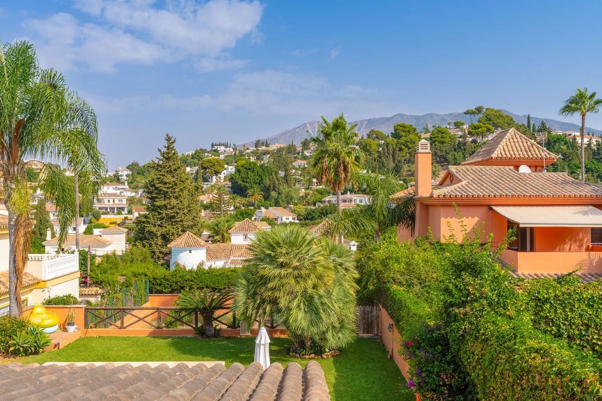 4 slaapkamer Villa te koop in La Sierrezuela met zwembad garage - € 1.449.000 (Ref: 9733470)