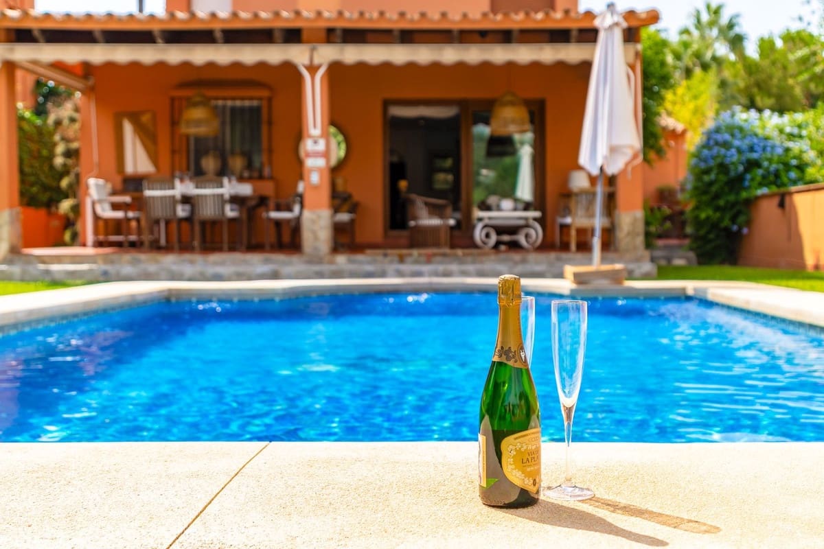 4 slaapkamer Villa te koop in La Sierrezuela met zwembad garage - € 1.449.000 (Ref: 9733470)