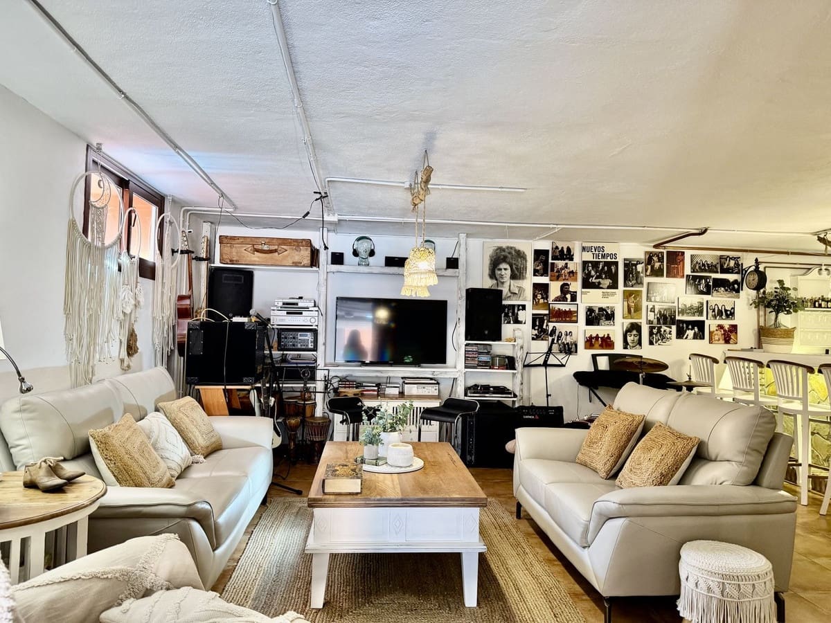 4 slaapkamer Villa te koop in La Sierrezuela met zwembad garage - € 1.449.000 (Ref: 9733470)