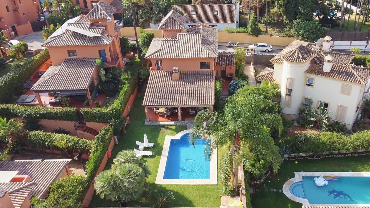 4 slaapkamer Villa te koop in La Sierrezuela met zwembad garage - € 1.449.000 (Ref: 9733470)