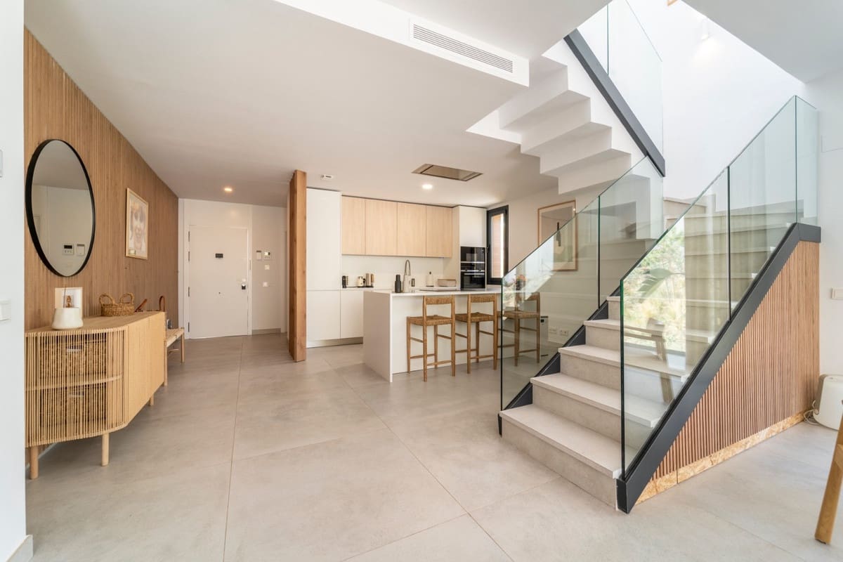 3 soverom Penthouse til salgs i Marbella med svømmebasseng garasje - € 1 795 000 (Ref: 9736036)