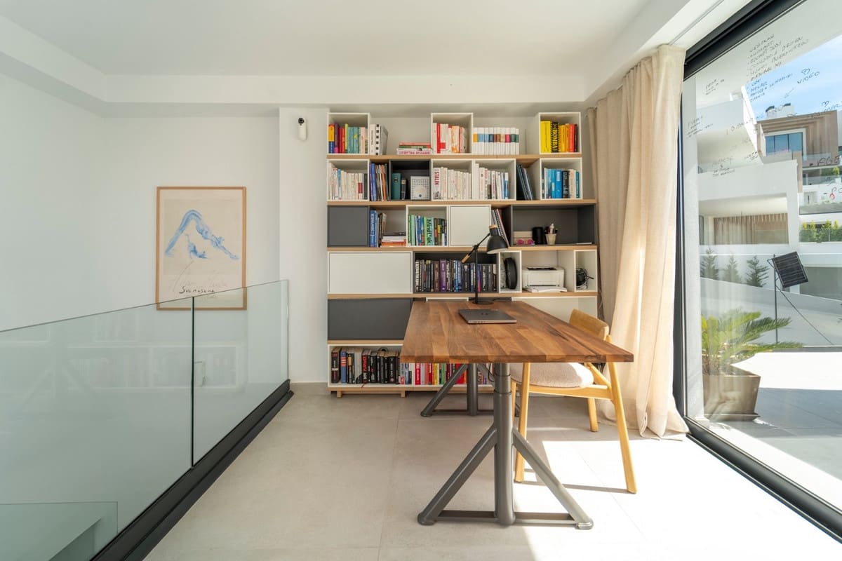 3 soverom Penthouse til salgs i Marbella med svømmebasseng garasje - € 1 795 000 (Ref: 9736036)