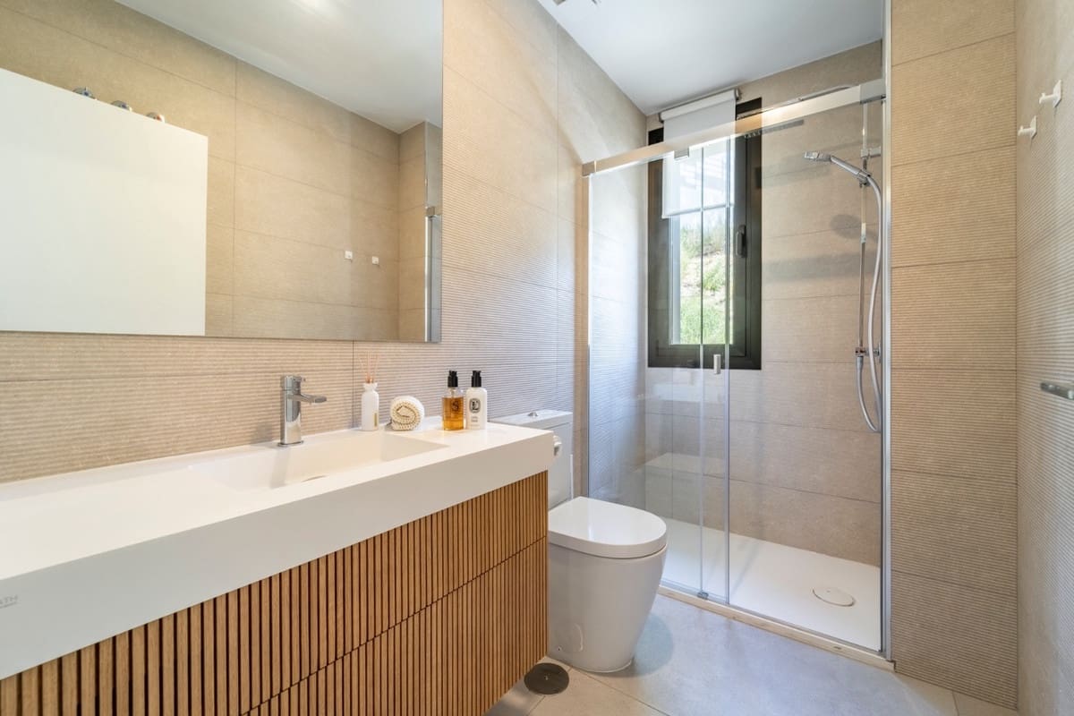 3 soverom Penthouse til salgs i Marbella med svømmebasseng garasje - € 1 795 000 (Ref: 9736036)