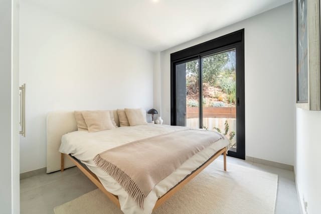 3 soverom Penthouse til salgs i Marbella med svømmebasseng garasje - € 1 795 000 (Ref: 9736036)