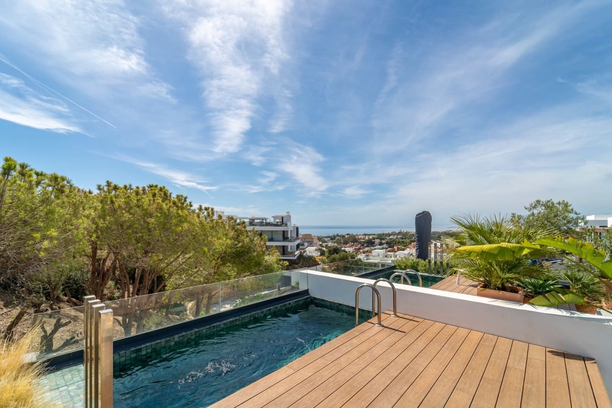 3 soverom Penthouse til salgs i Marbella med svømmebasseng garasje - € 1 795 000 (Ref: 9736036)