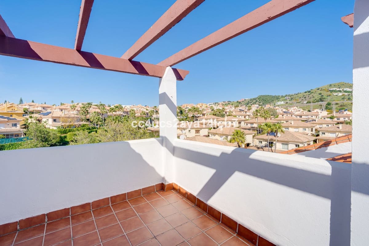 2 quarto Penthouse para venda em Riviera del Sol com piscina - 335 000 € (Ref: 9736040)