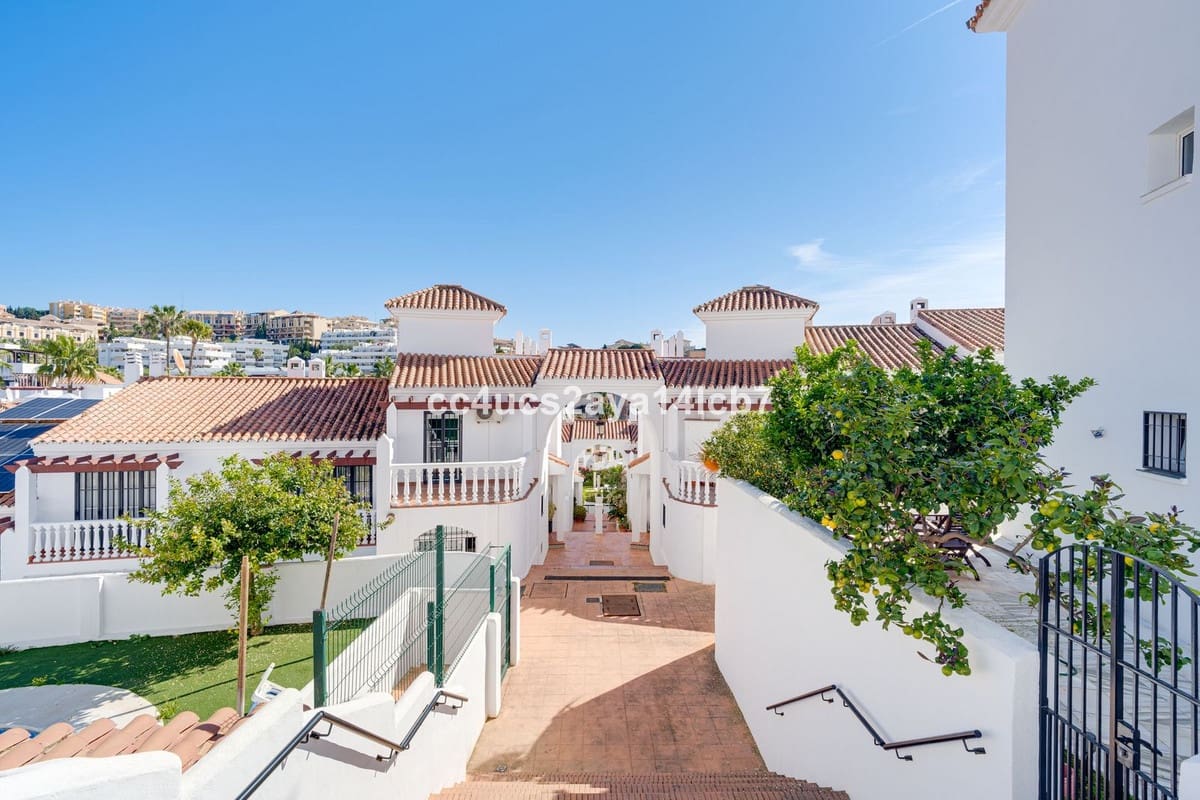 2 quarto Penthouse para venda em Riviera del Sol com piscina - 335 000 € (Ref: 9736040)