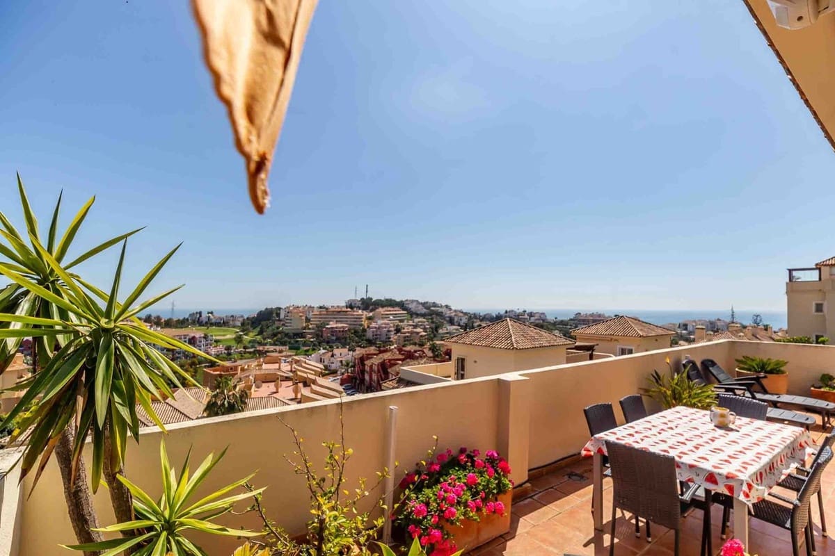 3 chambre Penthouse à vendre à Mijas avec piscine - 399 000 € (Ref: 9736060)