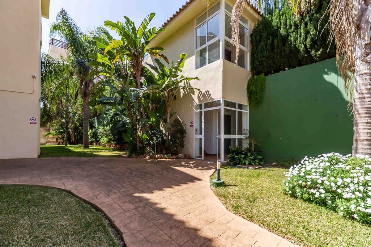 3 chambre Penthouse à vendre à Mijas avec piscine - 399 000 € (Ref: 9736060)