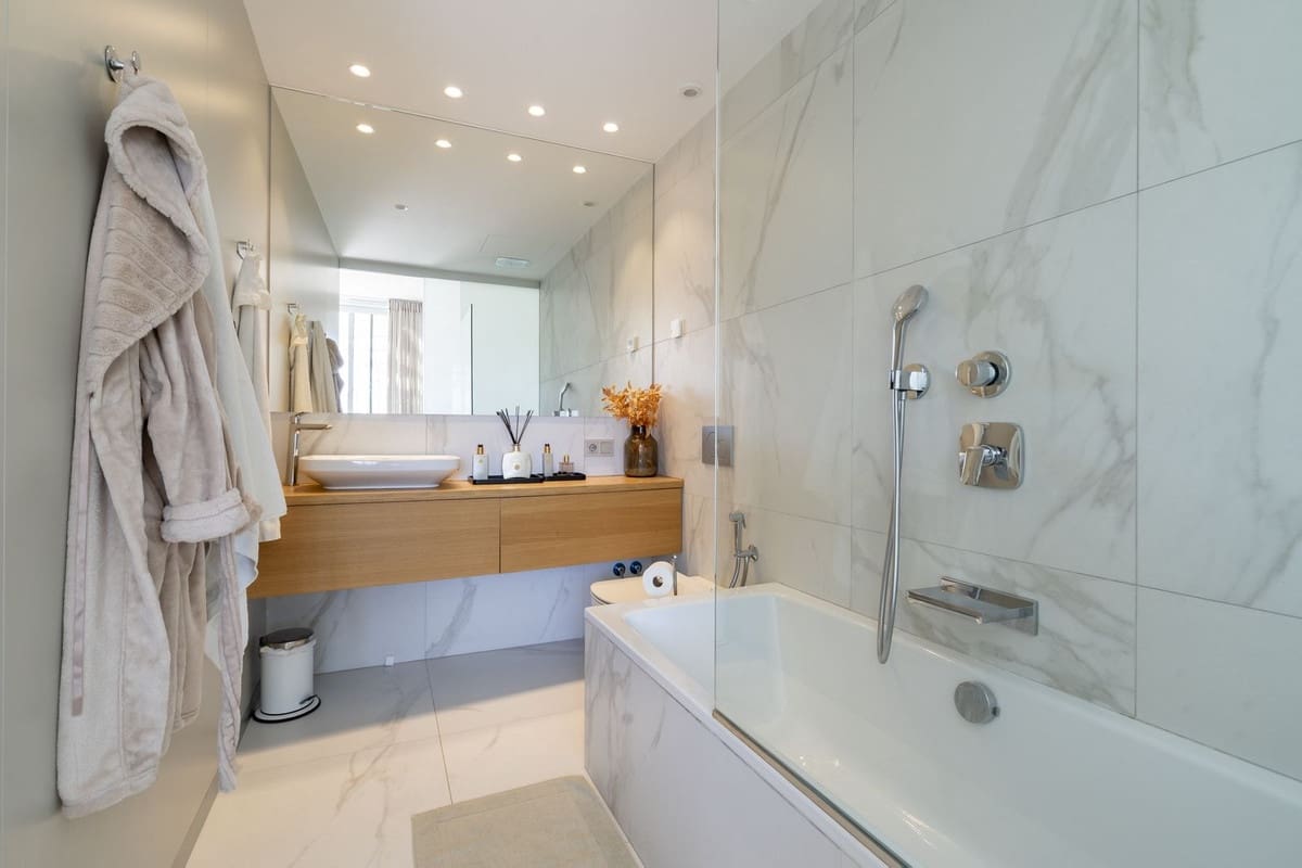 2 sovrum Takvåning till salu i Fuengirola med pool garage - 885 000 € (Ref: 9736076)