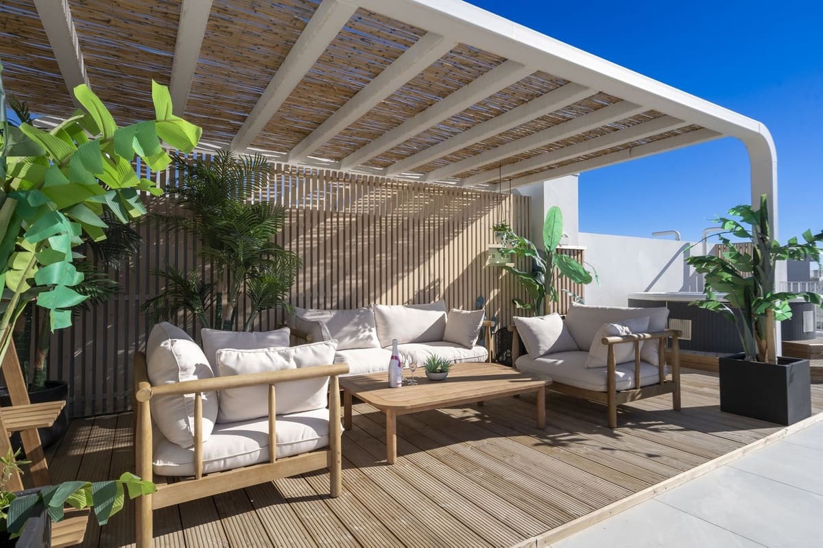 2 sovrum Takvåning till salu i Fuengirola med pool garage - 885 000 € (Ref: 9736076)