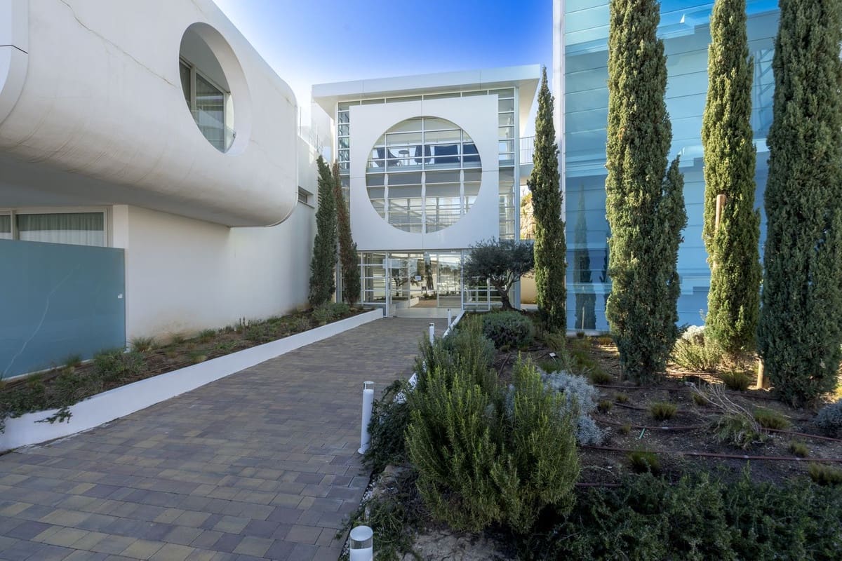 2 sovrum Takvåning till salu i Fuengirola med pool garage - 885 000 € (Ref: 9736076)