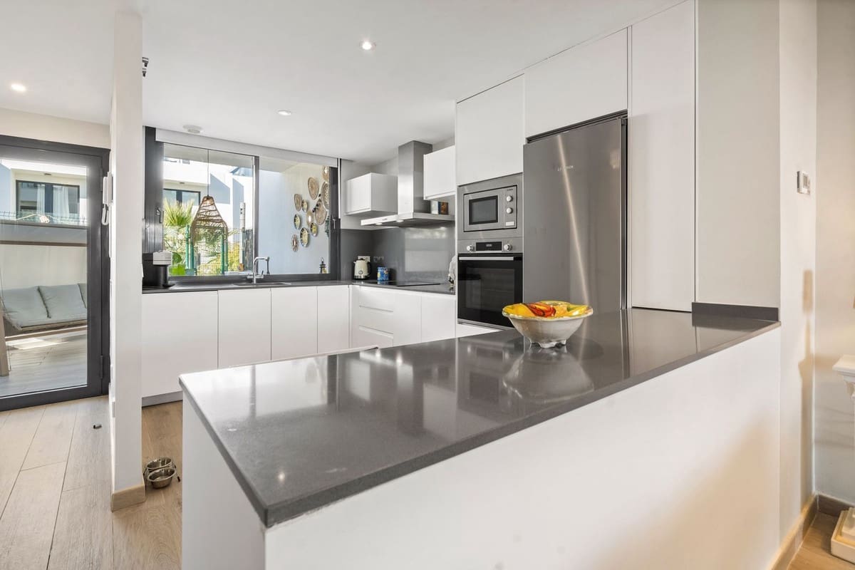 3 soveværelse Byhus til salg i Fuengirola med swimmingpool garage - € 899.000 (Ref: 9736158)