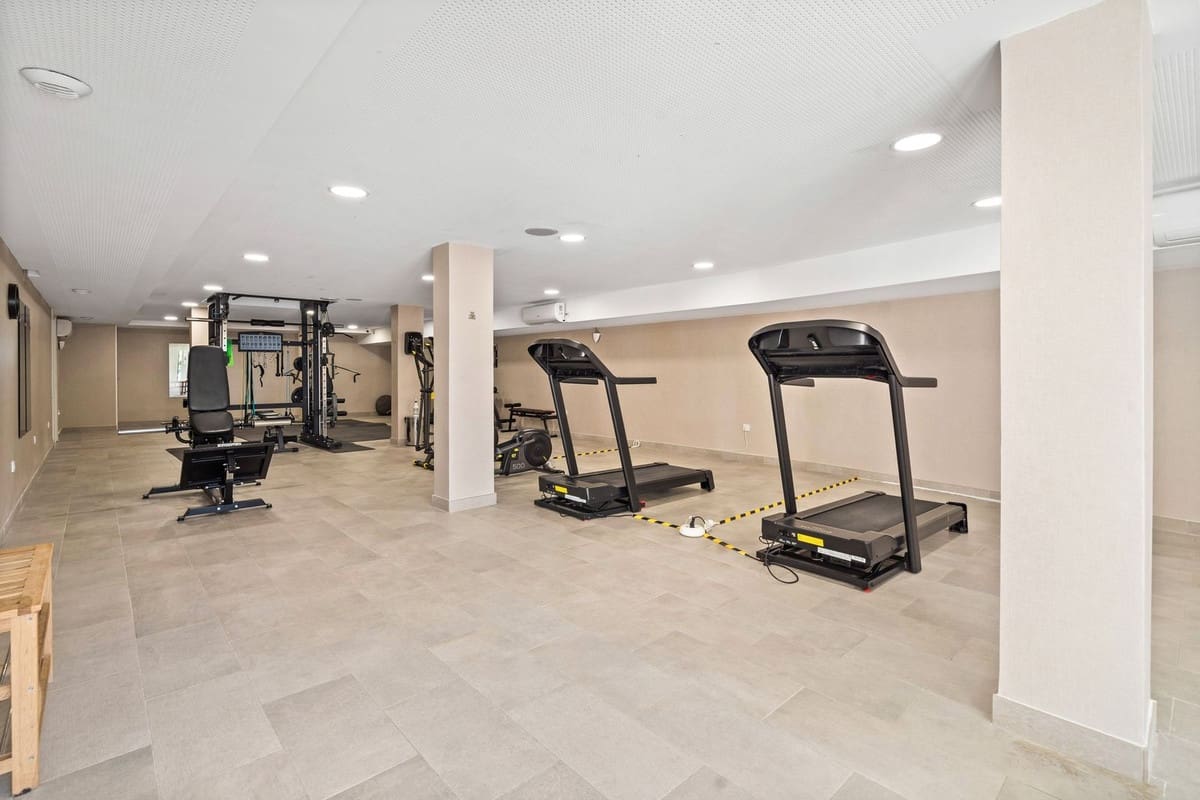 3 soveværelse Byhus til salg i Fuengirola med swimmingpool garage - € 899.000 (Ref: 9736158)