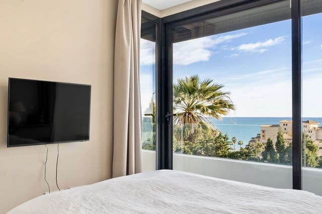 3 soveværelse Byhus til salg i Fuengirola med swimmingpool garage - € 899.000 (Ref: 9736158)