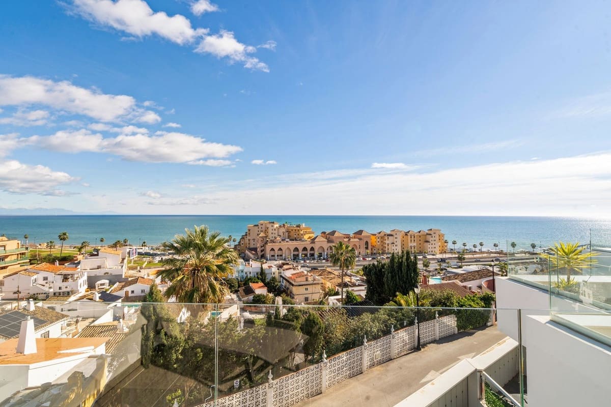 3 soveværelse Byhus til salg i Fuengirola med swimmingpool garage - € 899.000 (Ref: 9736158)