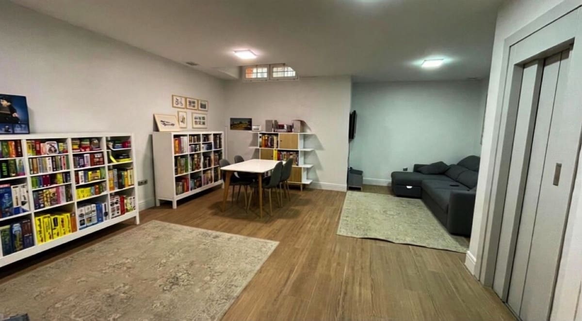 4 soveværelse Byhus til salg i Marbella med swimmingpool garage - € 840.000 (Ref: 9737035)