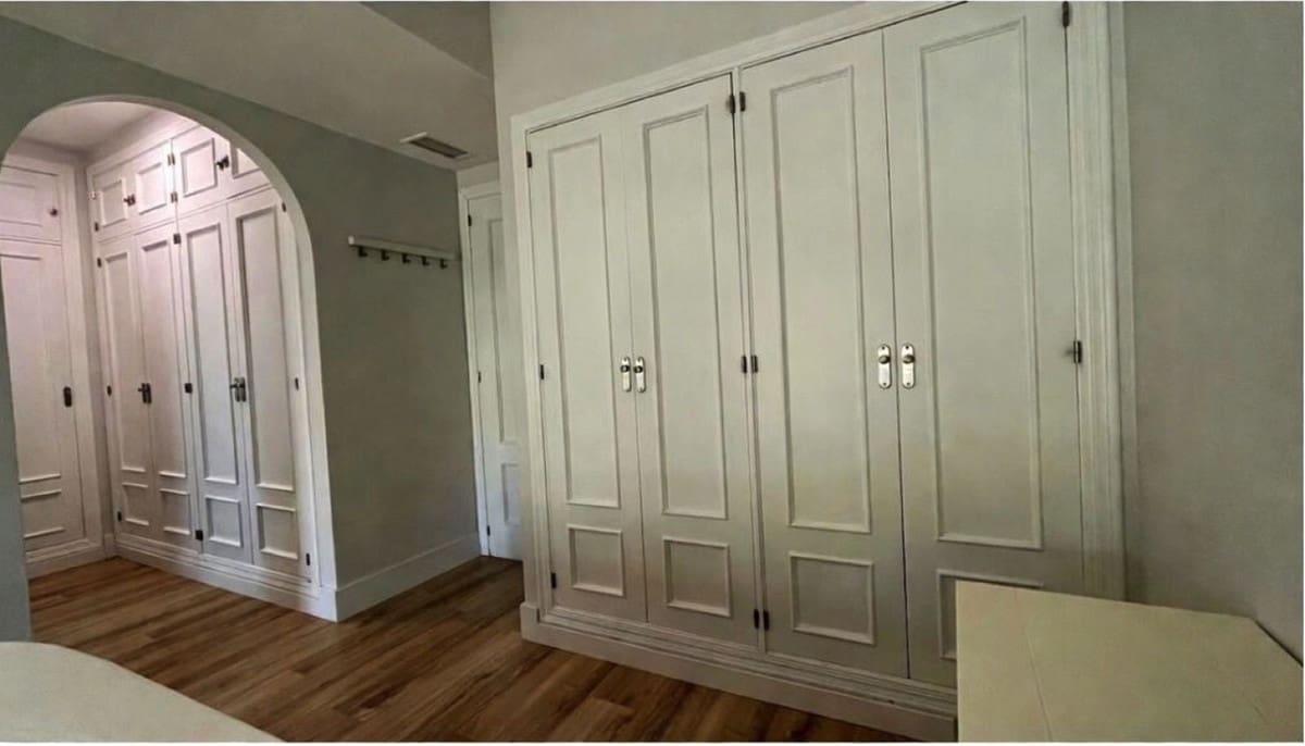 4 soveværelse Byhus til salg i Marbella med swimmingpool garage - € 840.000 (Ref: 9737035)